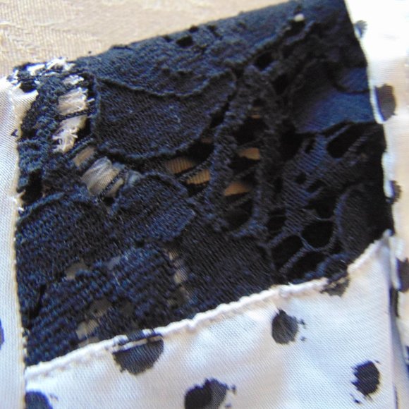 Pin-Up Style White/Black Polka Dot Blouse Size Small Front Tie Rockabilly - Picture 7 of 10